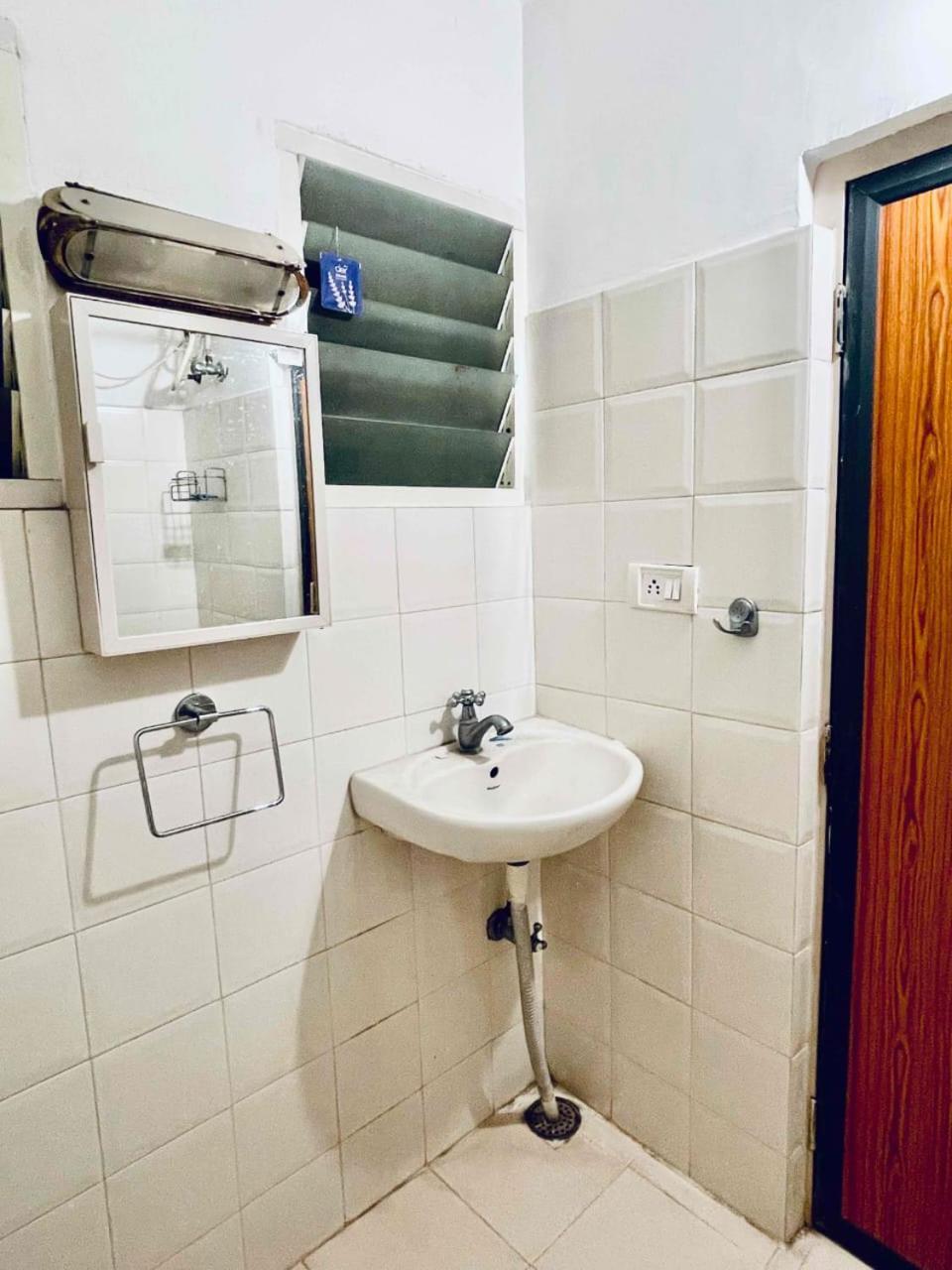 Shanthi Home Stay Puttaparthi Ngoại thất bức ảnh