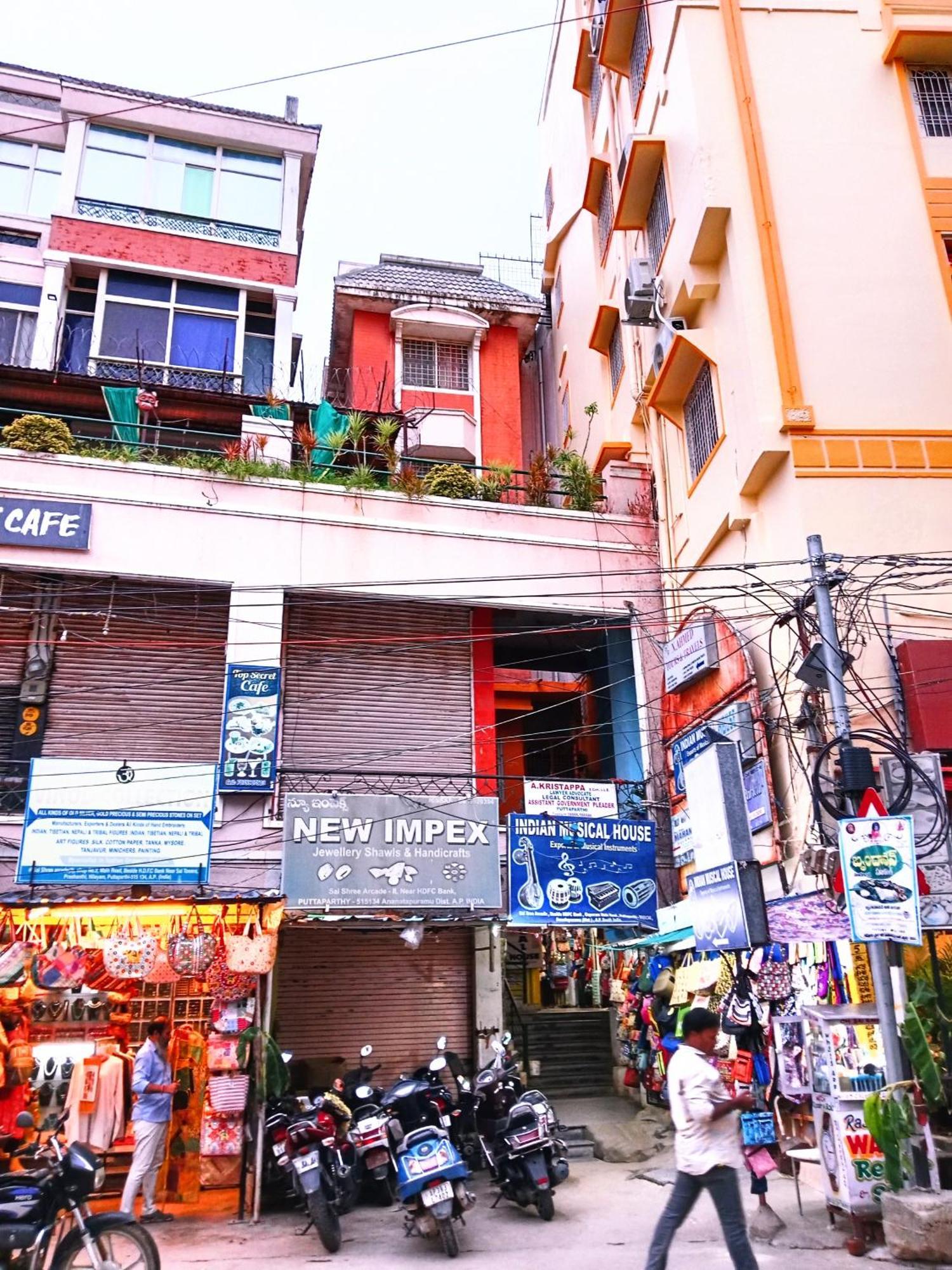 Shanthi Home Stay Puttaparthi Ngoại thất bức ảnh